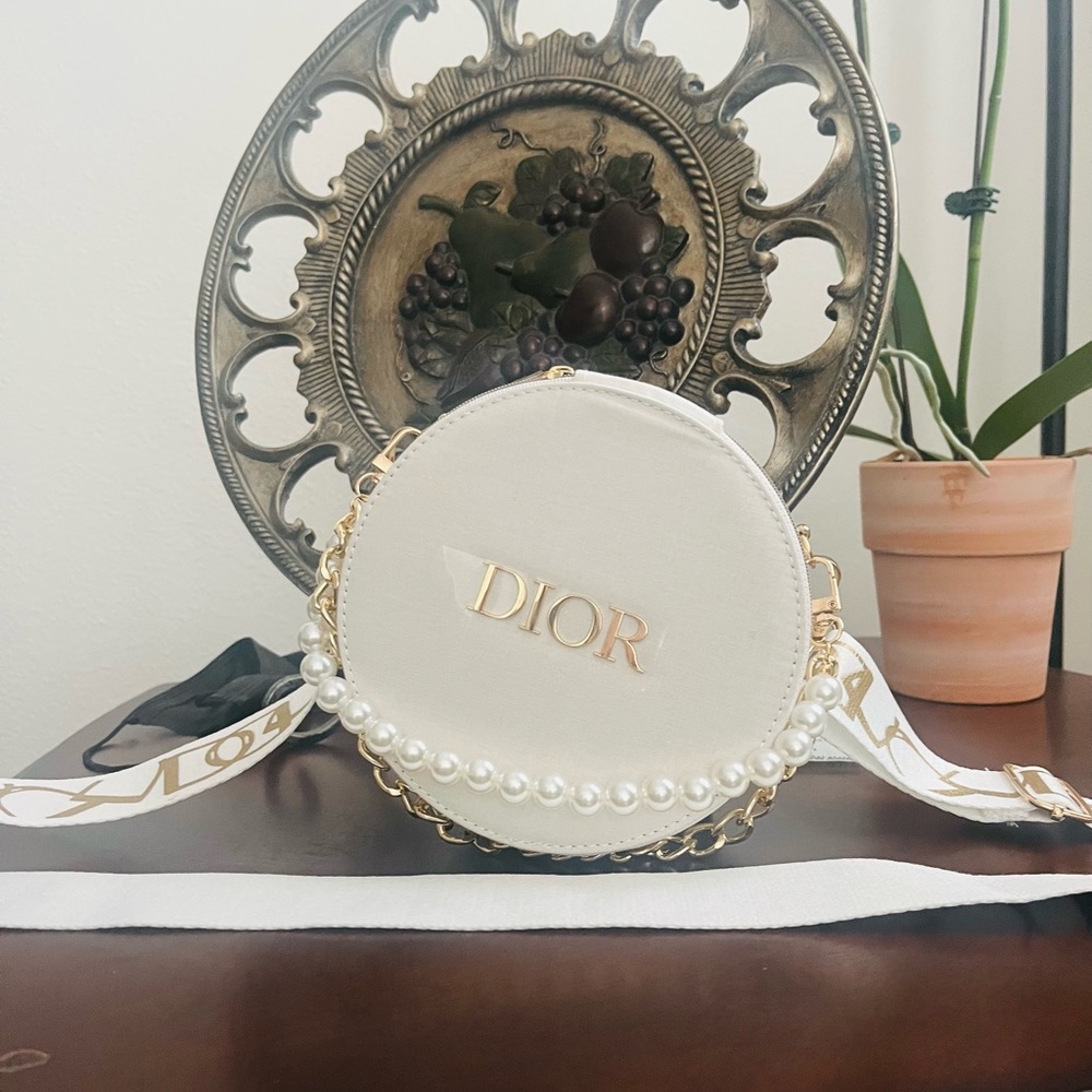 - Dior bag - Picture 2 of 5